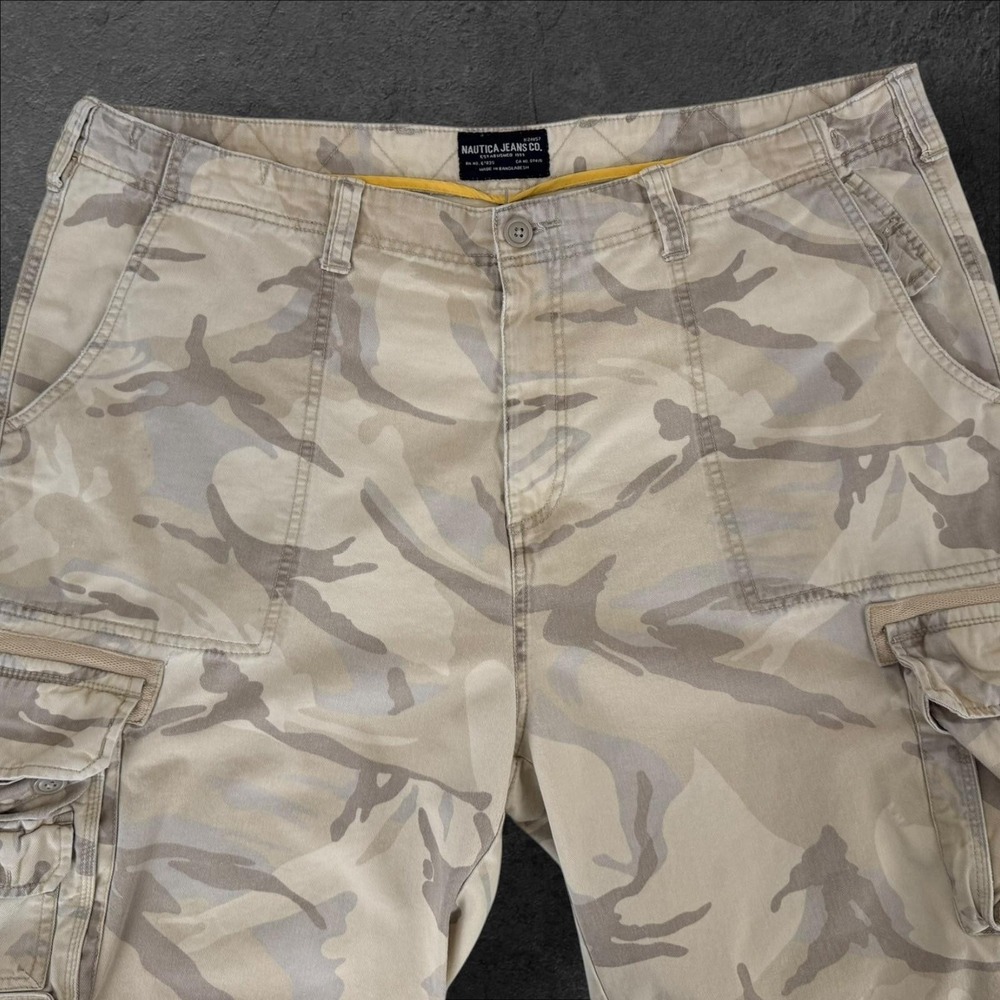 Nautica Jeans Co Cargo Shorts Mens 42 Beige Tan Camo Army Relaxed - Picture 3 of 7